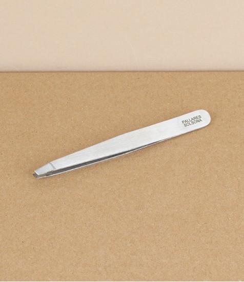 Pallarès Stainless Steel Slanted Tip Tweezers
