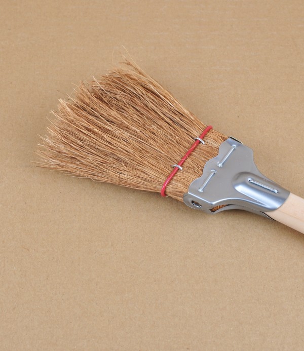 Japanese palm fibre brush, red binding