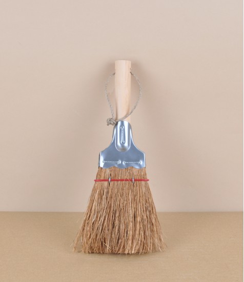 Japanese Palm Fibre Brush with Red Binding