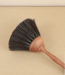 Duster with pearwood handle, dark goat hair