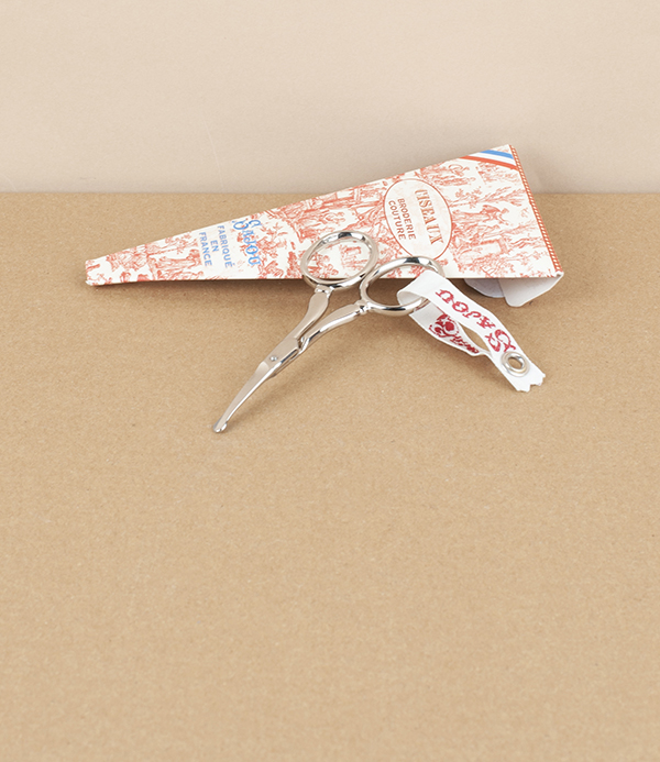 Pongy, French nasal hair trimmers