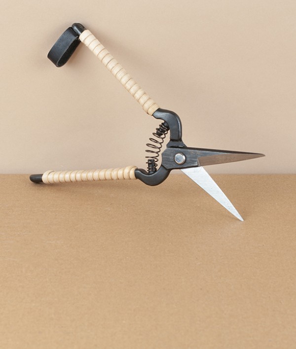 Niwaki Rattan Garden & Household Snips 