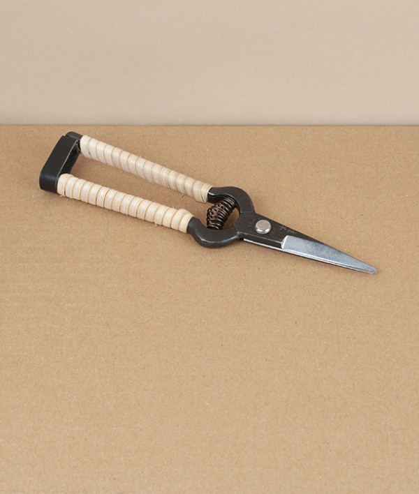 Niwaki Rattan Garden & Household Snips 