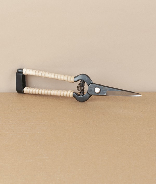 Niwaki Rattan Garden & Household Snips 