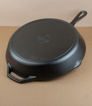 Lodge seasoned cast iron skillet, 12"