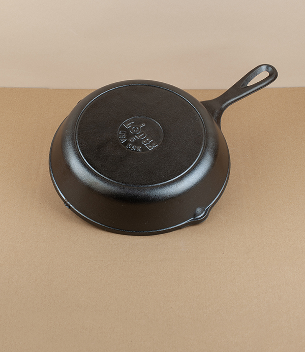 Lodge seasoned cast iron skillet, 8"