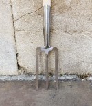 Sneeboer Hand-Forged Three-Tined Digging Fork