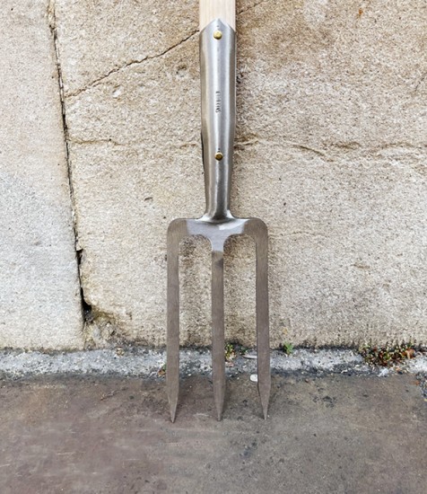 Sneeboer Hand-Forged Three-Tined Digging Fork