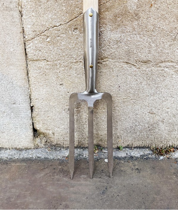 Sneeboer Hand-Forged Three-Tined Digging Fork