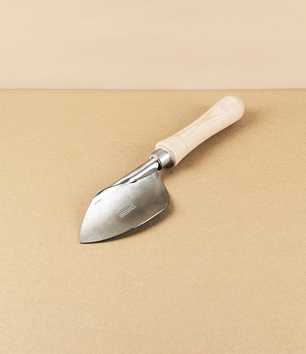 Sneeboer Hand-Forged Stainless Potting Trowel, Right Handed