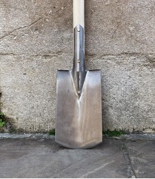 Sneeboer Hand-Forged Spade with Steps