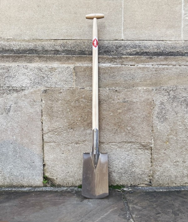 Sneeboer Hand-Forged Spade with Steps