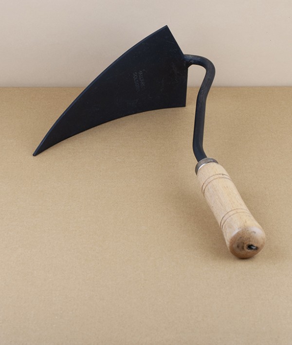 Catalonian Triangular Hand Hoe, Large Blade