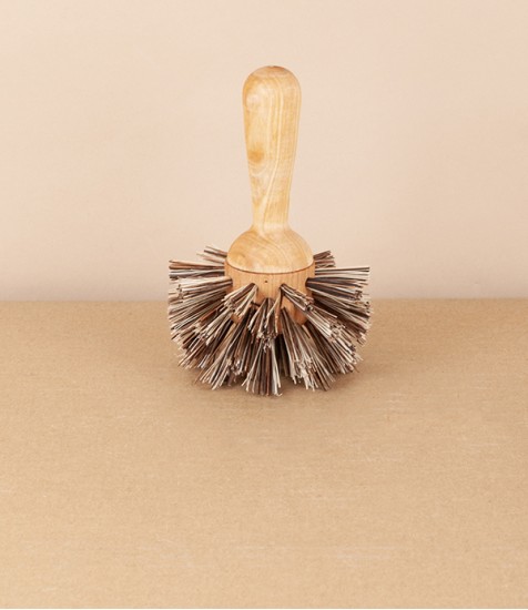 Standing Pan Brush, Birch & Union Blend