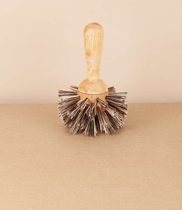 Standing pan brush, birch & union blend