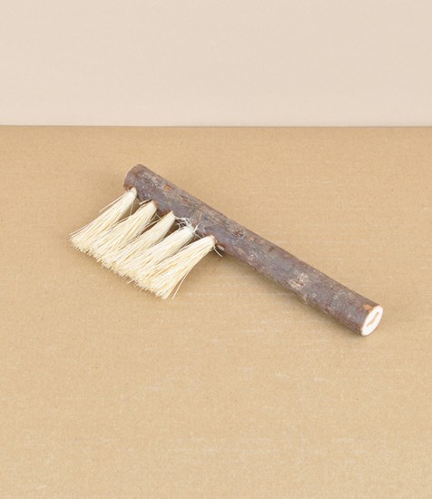 Natural stick brush, dark