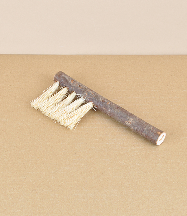 Natural stick brush, dark