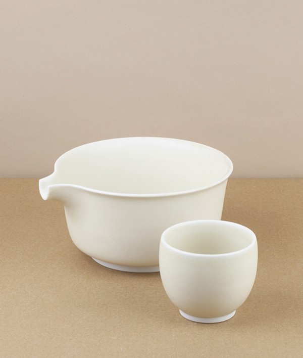 Susumu Porcelain Lipped Matcha Set