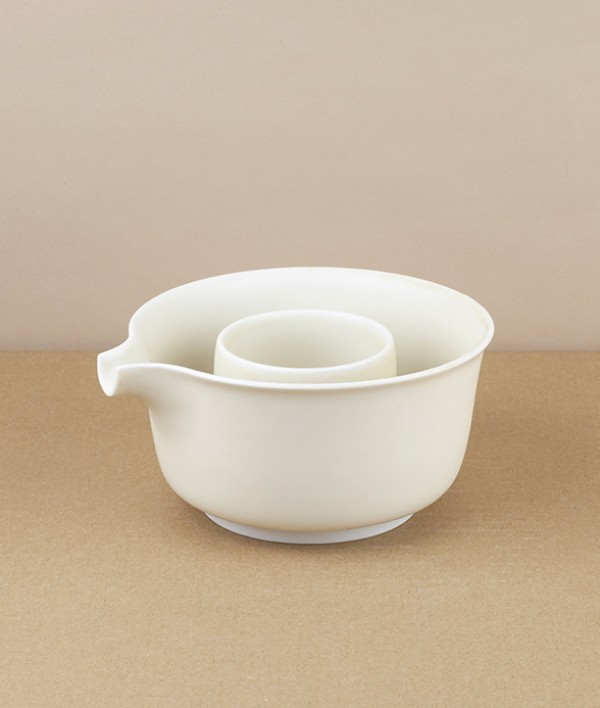 Susumu Porcelain Lipped Matcha Set