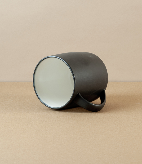Susumuya Porcelain Kuro-Gosu Mug