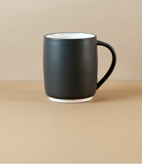 Susumuya Porcelain Kuro-Gosu Mug