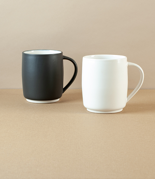 Susumuya Porcelain Kuro-Gosu Mug