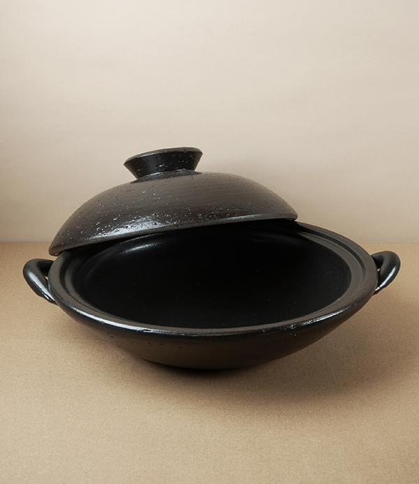 Tegame Donabe (Japanese Cooking Pot), Black, 1.8l