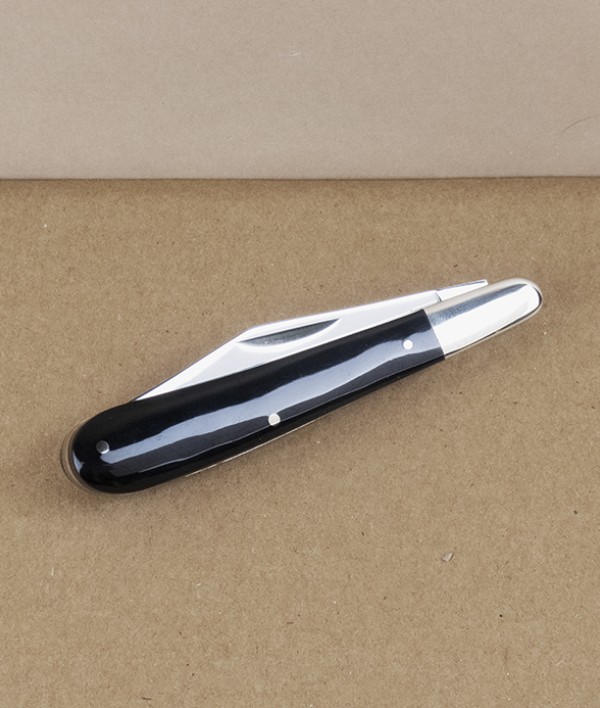 Gentleman's Knife with Buffalo Horn Scales