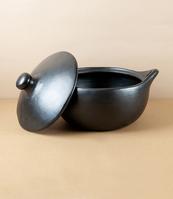 Tierra Negra Hand Made Round Casserole Dish, 2 Litres