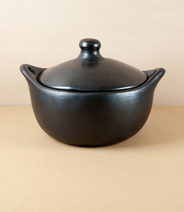 Tierra Negra Hand Made Round Casserole Dish, 2 Litres