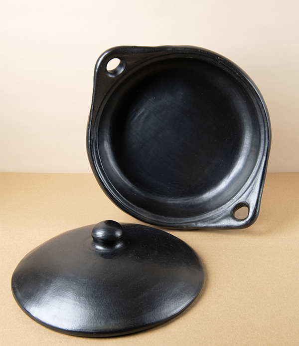 Tierra Negra Hand Made Shallow Casserole Dish, 2.8 Litres