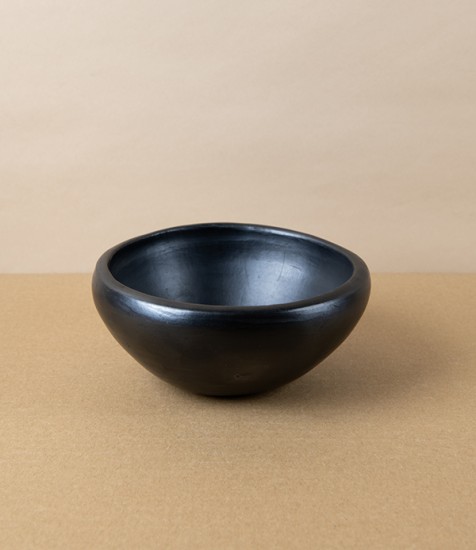 Tierra Negra Hand Made Shallow Bowl, Round, Medium