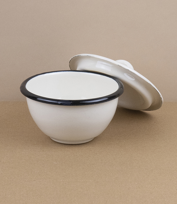 Ukrainian lidded enamel bowl, 10cm, cream