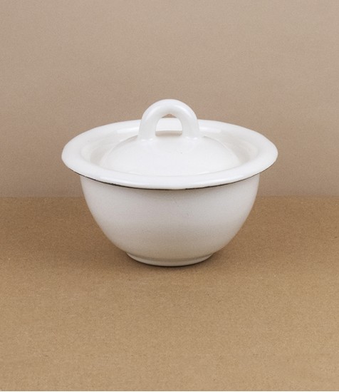 Ukrainian lidded enamel bowl, 10cm, cream