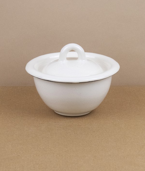 Ukrainian lidded enamel bowl, 10cm, cream