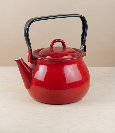 Ukrainian Enamel Kettle, 2.5 litres, Red