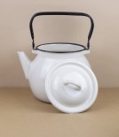 Ukrainian enamel kettle, 3.5 litres, cream