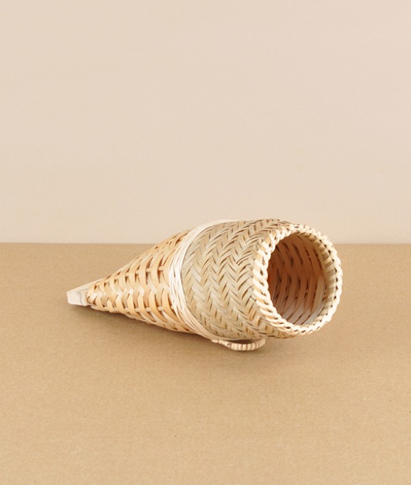 Vietnamese small hanging basket