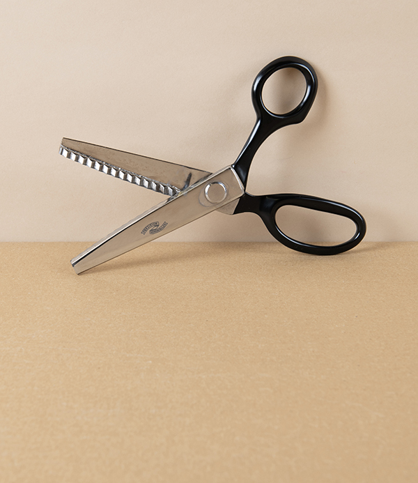 WaSa Solingen Pinking Shears with Black Japanned Handles