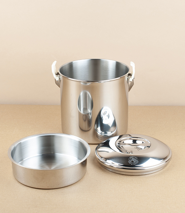 Billy Can lunch pot with locking handle