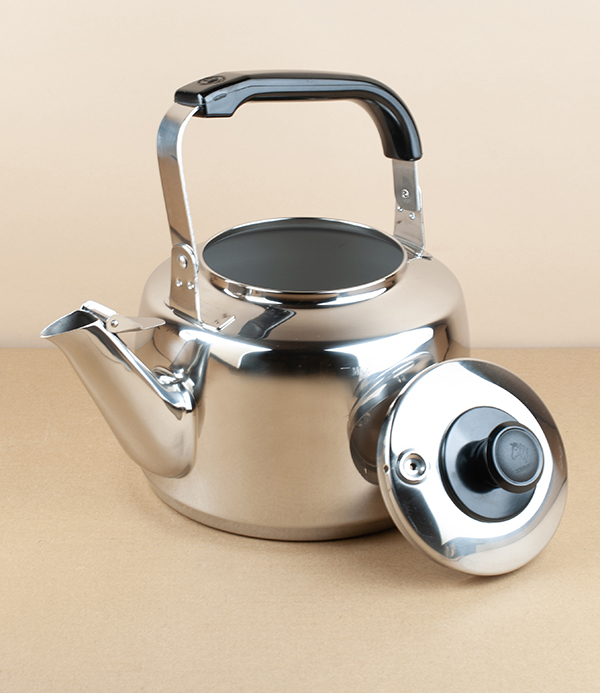 Whistling kettle with Bakelite handle, 3.5l