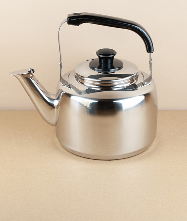 Whistling kettle with Bakelite handle, 3.5l