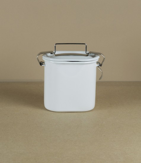 Oval enamel lunch pail