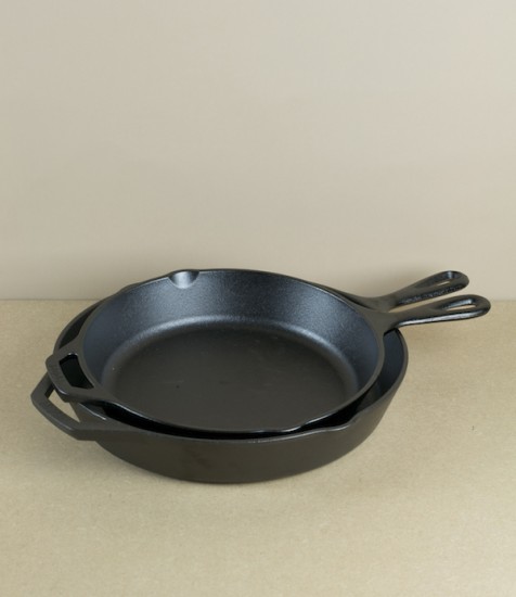 Lodge seasoned cast iron skillet, 6.5"