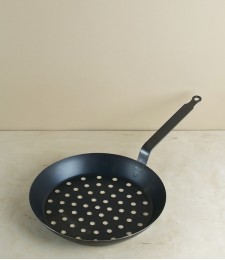 Chestnut pan for flames and open fires