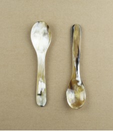 Hand made horn child's or breakfast spoon
