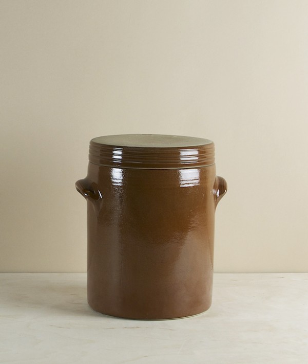 Stoneware storage vessels