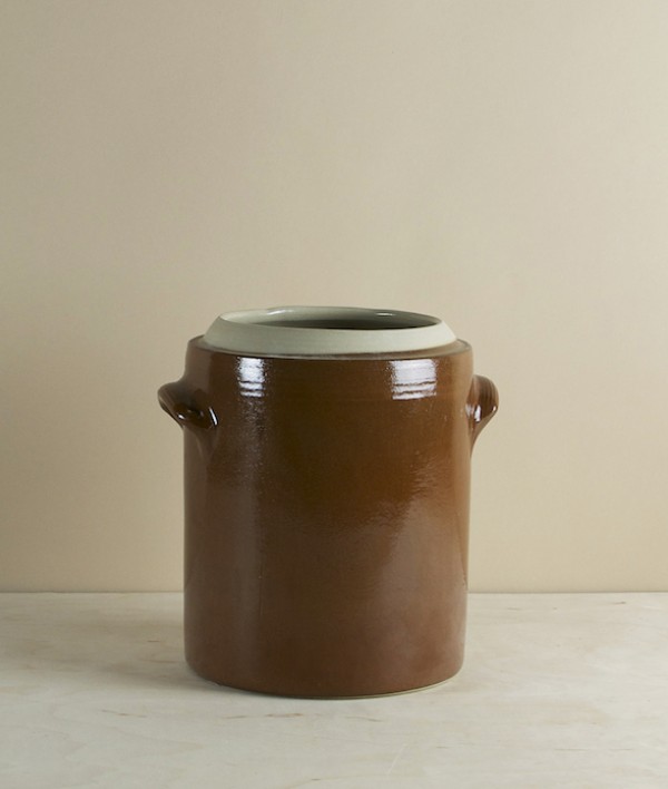 Stoneware storage vessels