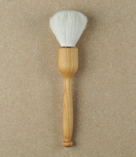 Small dust brush, oiled beech and goat hair