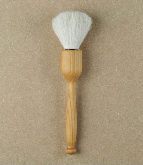 Small dust brush, oiled beech and goat hair